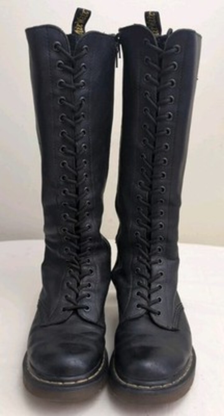 Dr. Martens 1B60 Womens Tall Knee Hight Lace Up Black Leather Boots Size 7